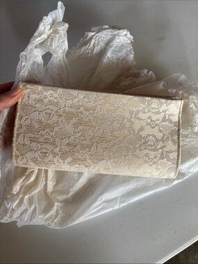 Elegant Lace Evening Clutch in Ivory